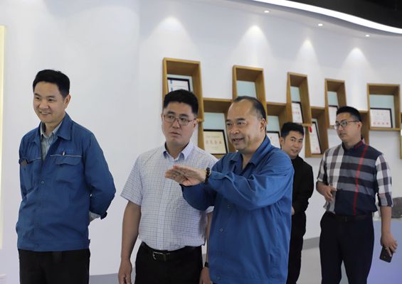 天臺縣三合鎮黨政領導一行蒞臨我司參觀考察